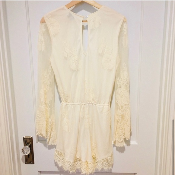 NWT Show Me Your Mumu Loretta Romper Cream Lace - Picture 7 of 9